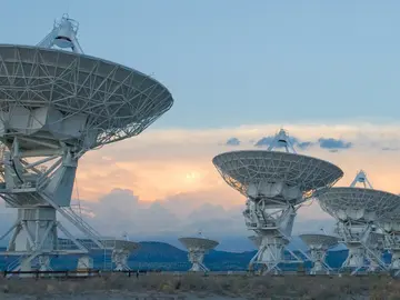 Parte del VLA (Very Large Array), el mismo que apareció en la película “Contact” de Robert Zemeckis Parte del VLA (Very Large Array), el mismo que apareció en la película “Contact” de Robert Zemeckis