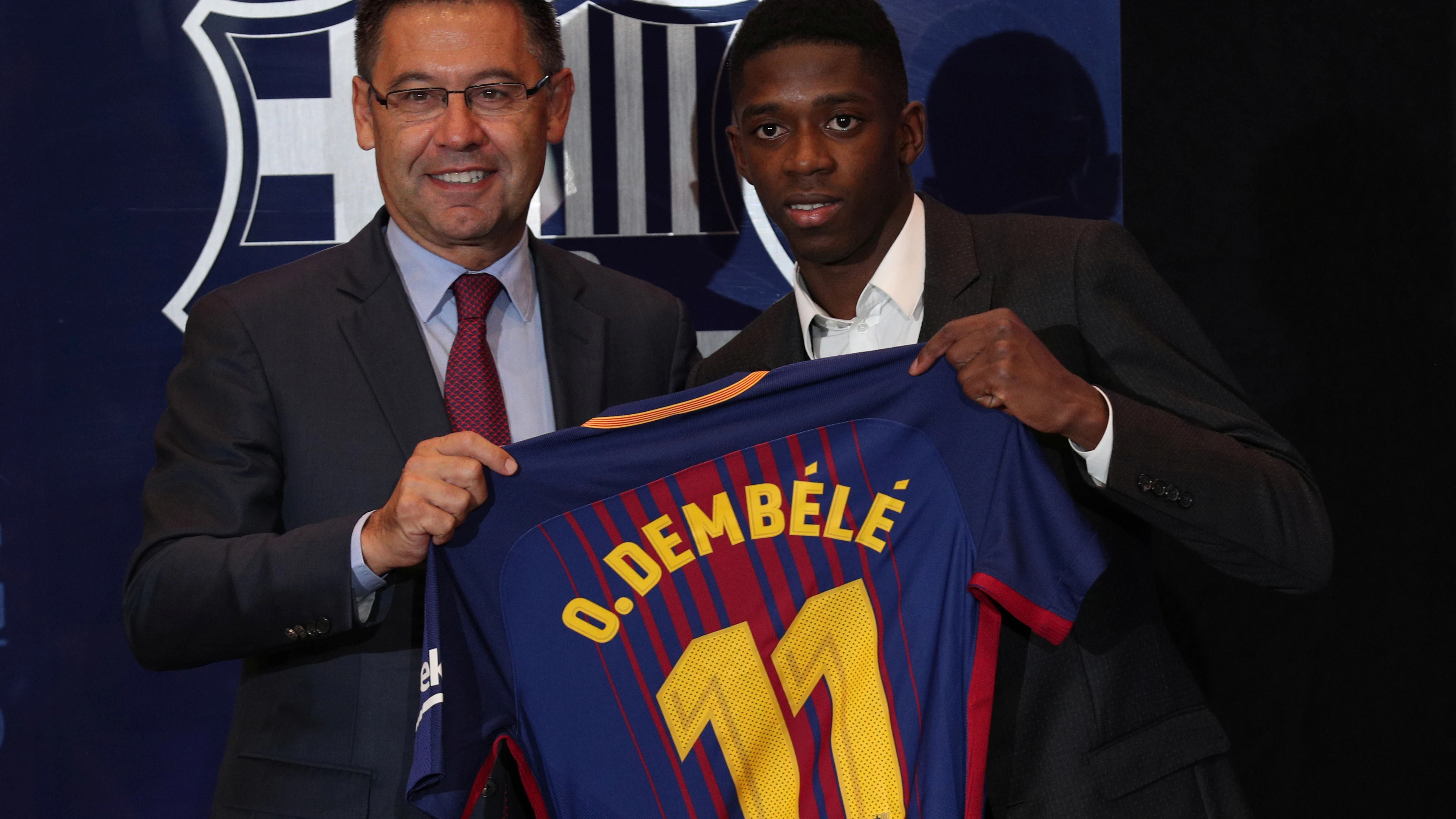 Bartomeu y Dembelé, en la presentación del francés como nuevo jugador del Barça