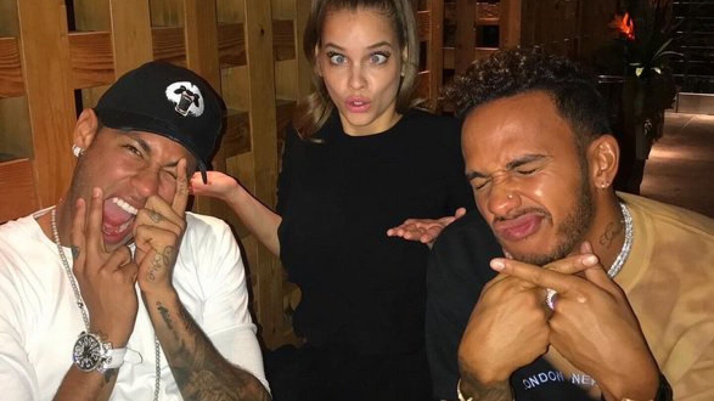 Neymar, de fiesta con Hamilton