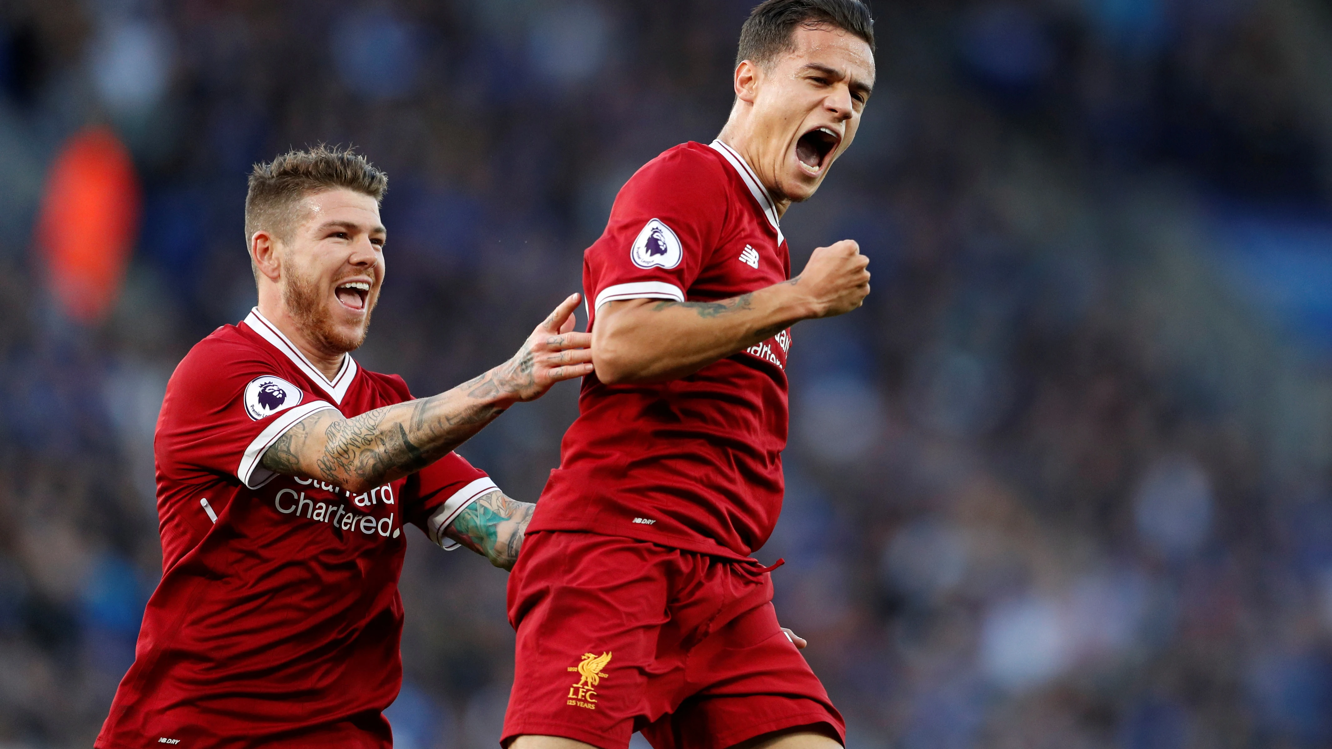 Coutinho celebra su golazo de falta ante el Leicester