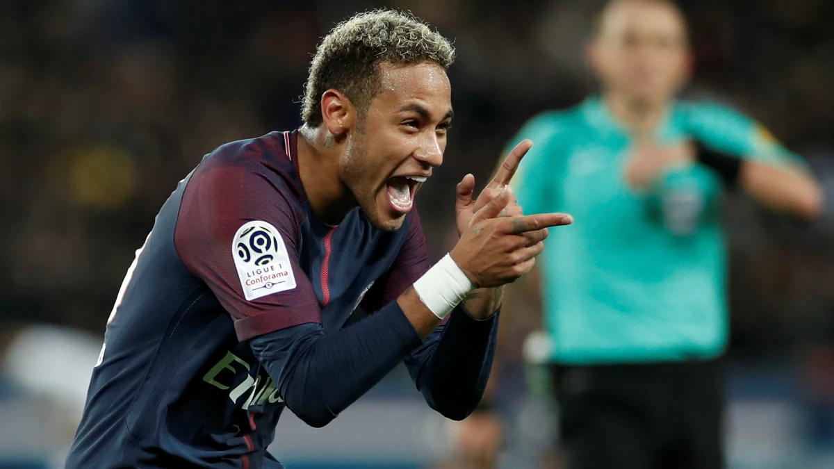 Neymar celebra un gol