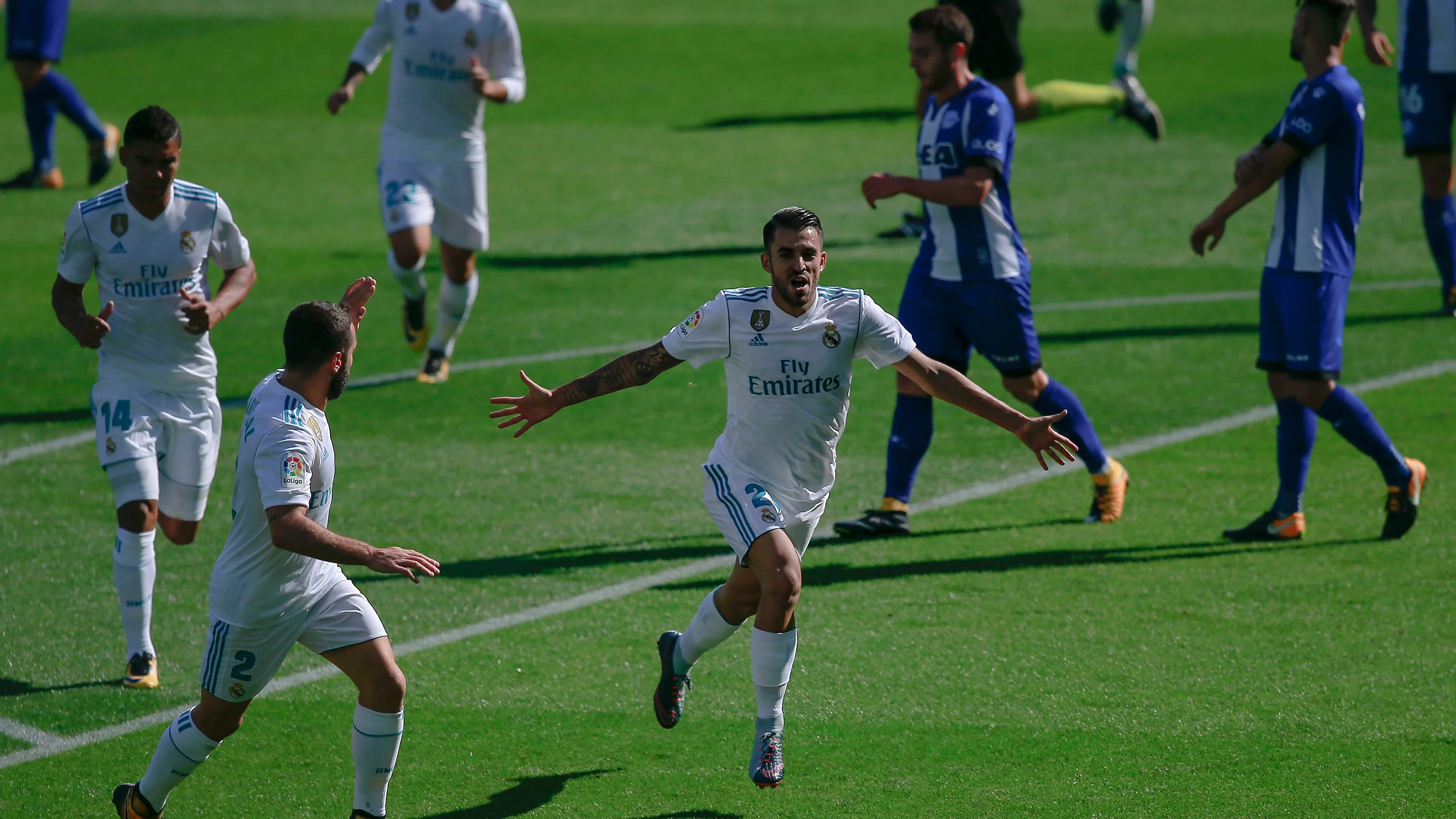 Dani Ceballos celebra uno de sus goles contra el Alavés Dani Ceballos celebra uno de sus goles contra el Alavés