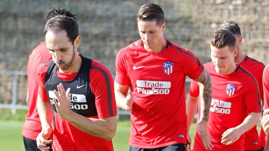 Jugadores del Atlético, en un entrenamiento Jugadores del Atlético, en un entrenamiento