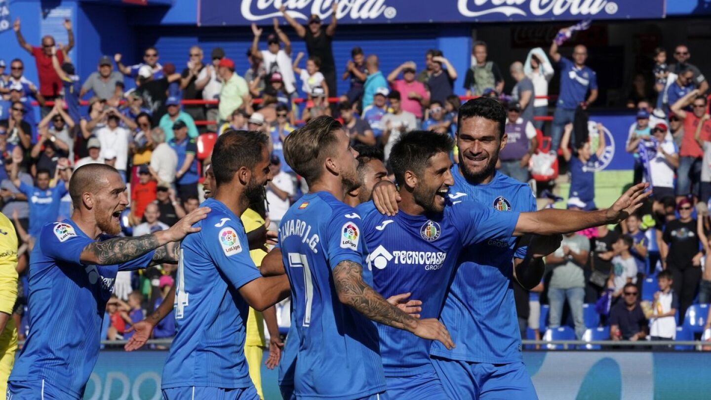 Los jugadores del Getafe celebran uno de los goles ante el Villarreal