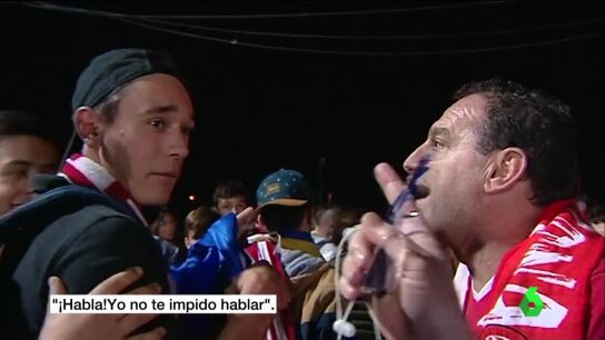 Enfrentamiento entre dos aficionados al f&uacute;tbol