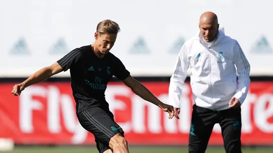 Marcos Llorente, junto a Zidane Marcos Llorente, junto a Zidane