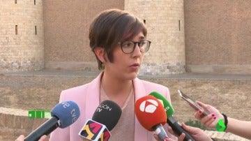 La presidenta de las Cortes de Aragón denunciará a la Policía el "botellazo" propinado por un ultraderechista