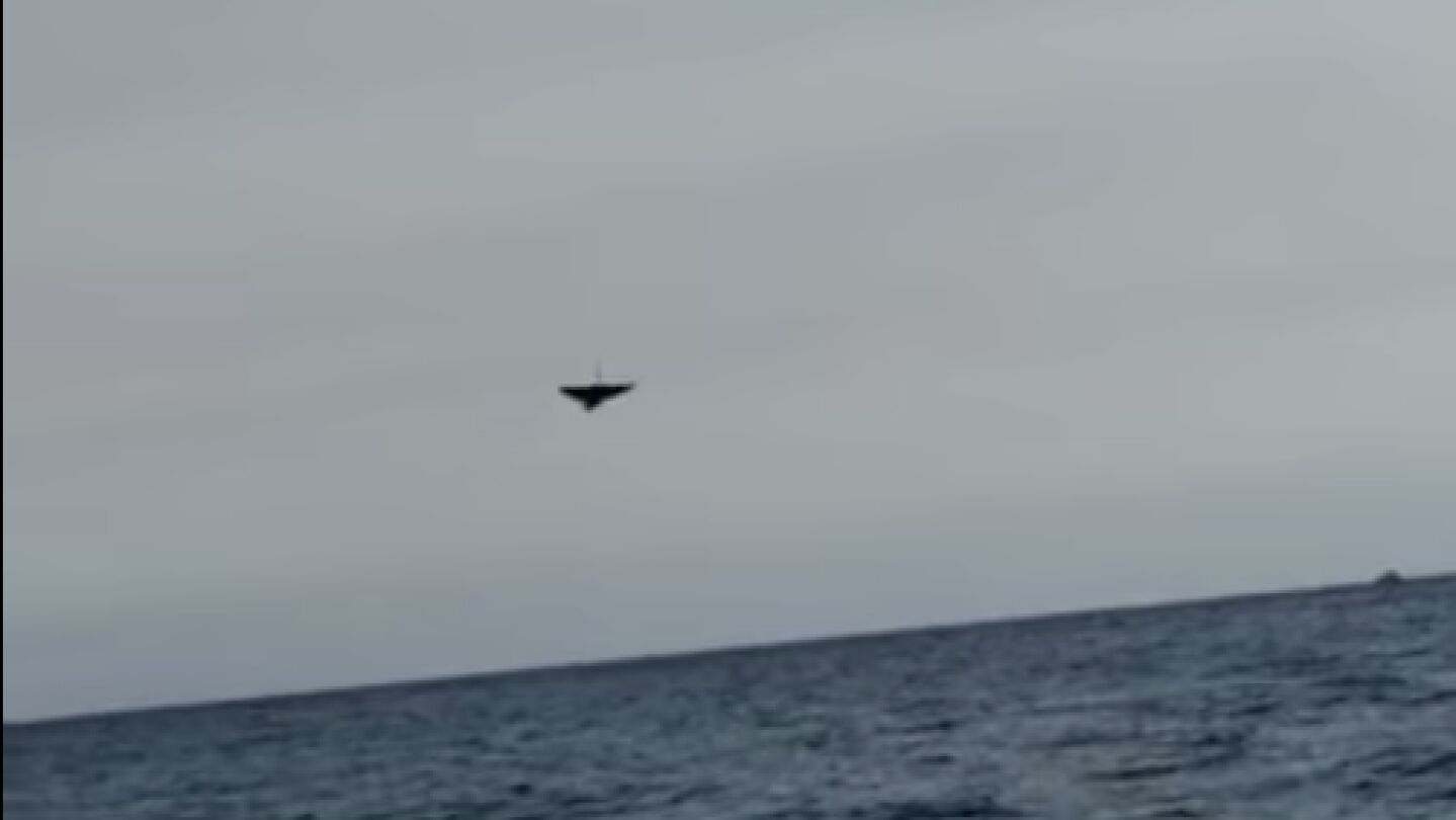  Un piloto muere tras estrellarse en el mar durante un espect&aacute;culo a&eacute;reo en Italia 