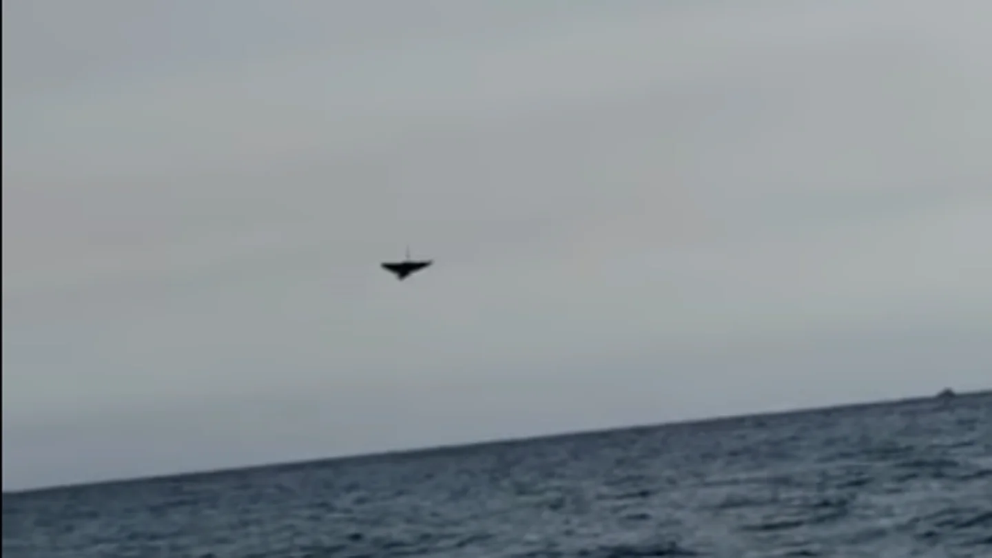 Un piloto muere tras estrellarse en el mar durante un espectáculo aéreo en Italia Un piloto muere tras estrellarse en el mar durante un espectáculo aéreo en Italia