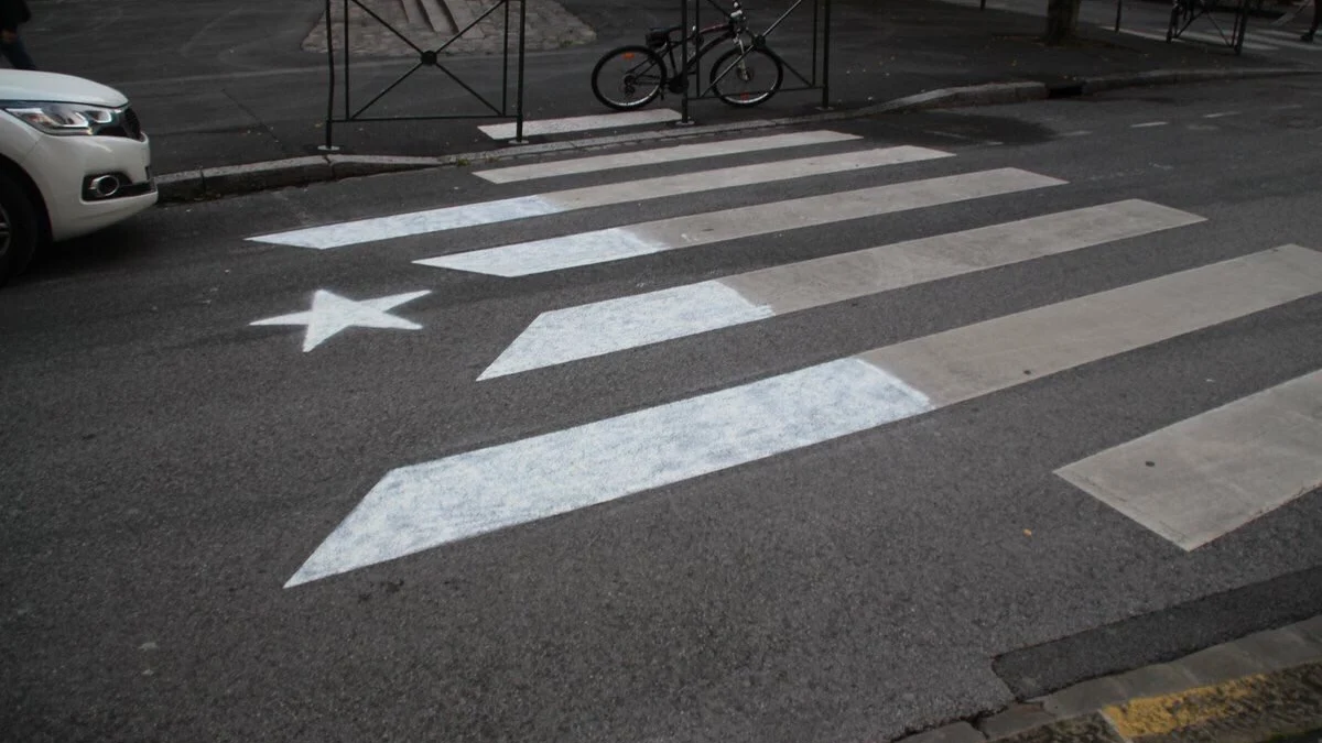 Paso de cebra convertido en estelada