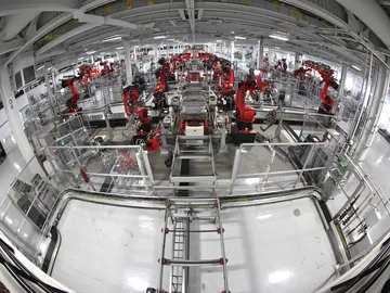 Fábrica con robots Fábrica con robots
