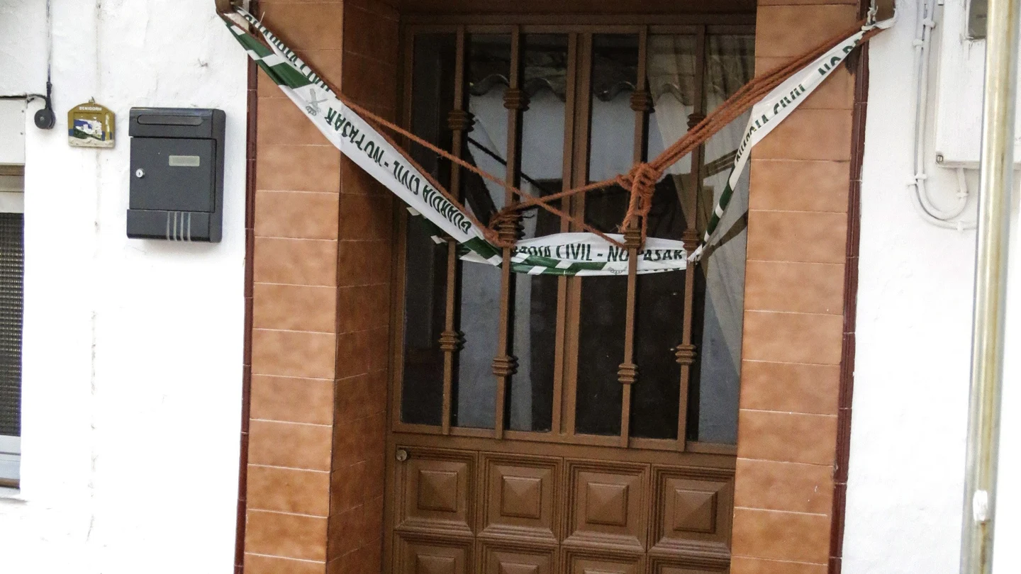 Entrada de la vivienda situada en la localidad onubense de La Zarza Entrada de la vivienda situada en la localidad onubense de La Zarza
