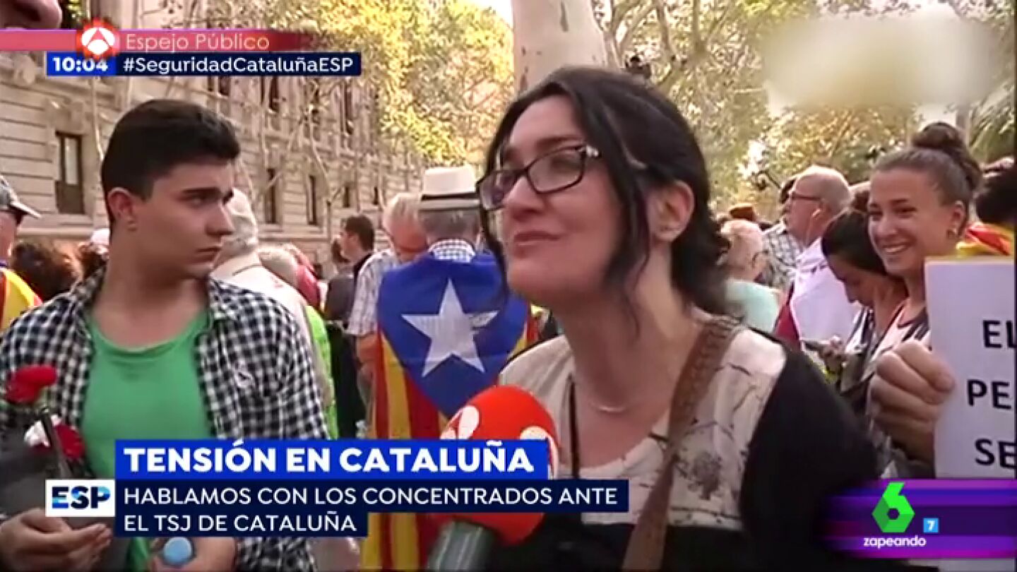 Una manifestante pro refer&eacute;ndum