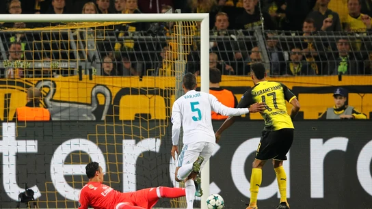Aubameyang bate a Keylor Navas Aubameyang bate a Keylor Navas