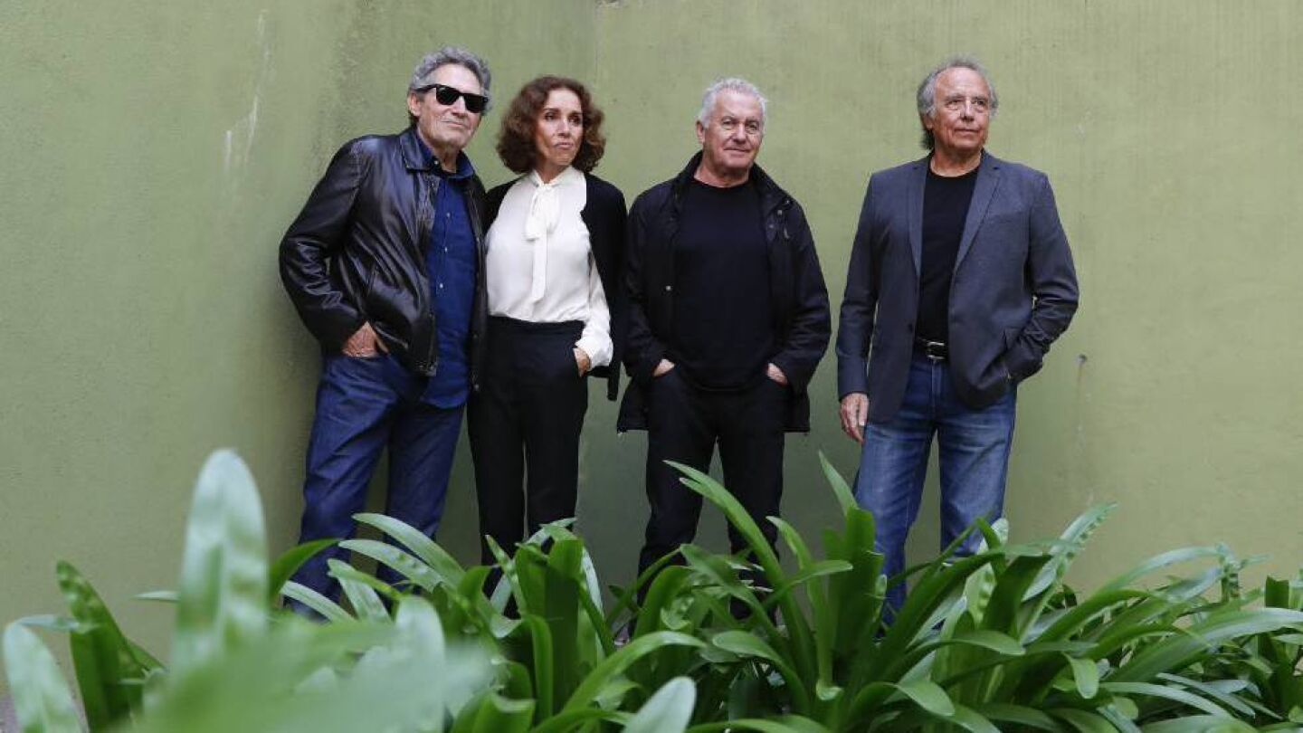 Joan Manuel Serrat junto a Ana Bel&eacute;n, V&iacute;ctor Manuel y Miguel R&iacute;os