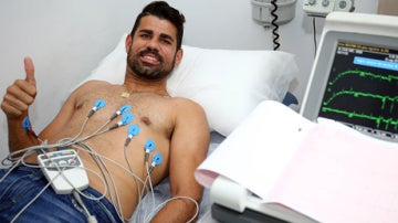 Diego Costa pasa el reconocimiento médico con el Atlético