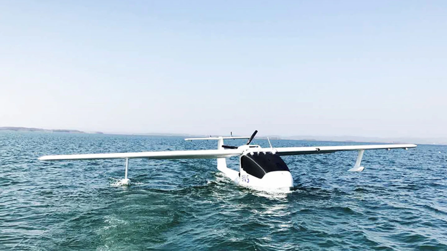 El dron anfibio dentro del agua El dron anfibio dentro del agua