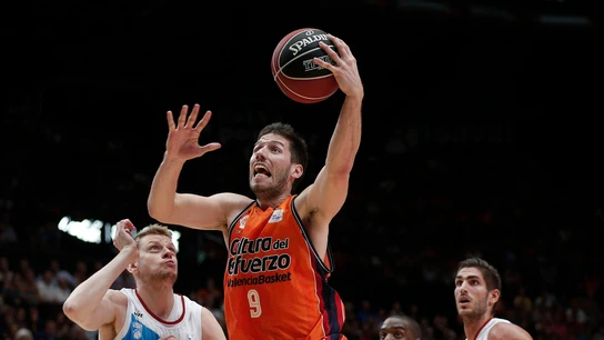 Van Rossom entra a canasta ante el Obradoiro Van Rossom entra a canasta ante el Obradoiro