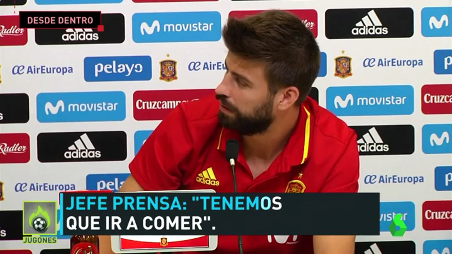 Los detalles de la rueda de prensa de Piqué: de la locura inicial a la paciencia del central Los detalles de la rueda de prensa de Piqué: de la locura inicial a la paciencia del central