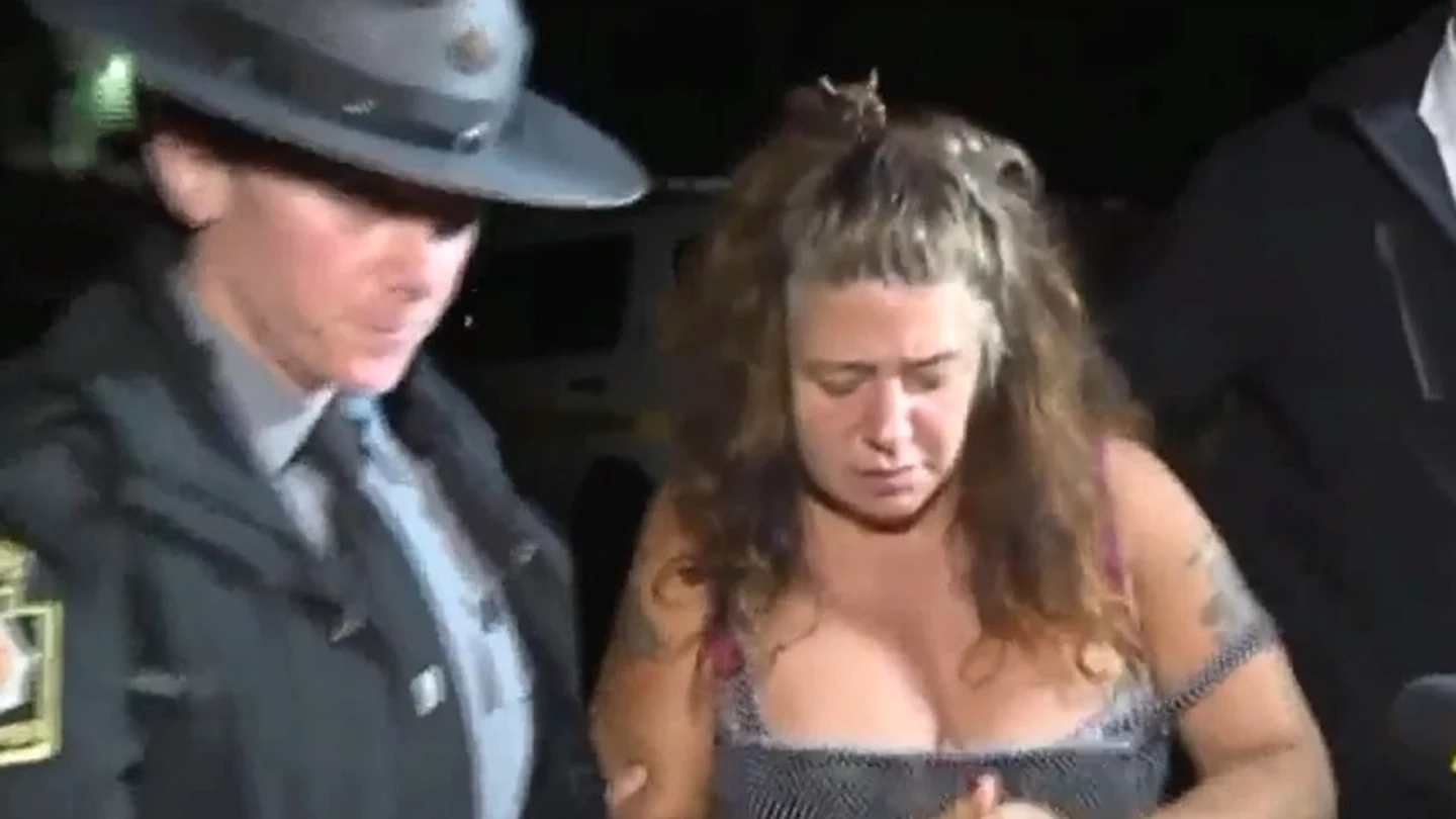 Lisa Marie Caplan, acusada de asesinar a su madre de un disparo de ballesta Lisa Marie Caplan, acusada de asesinar a su madre de un disparo de ballesta
