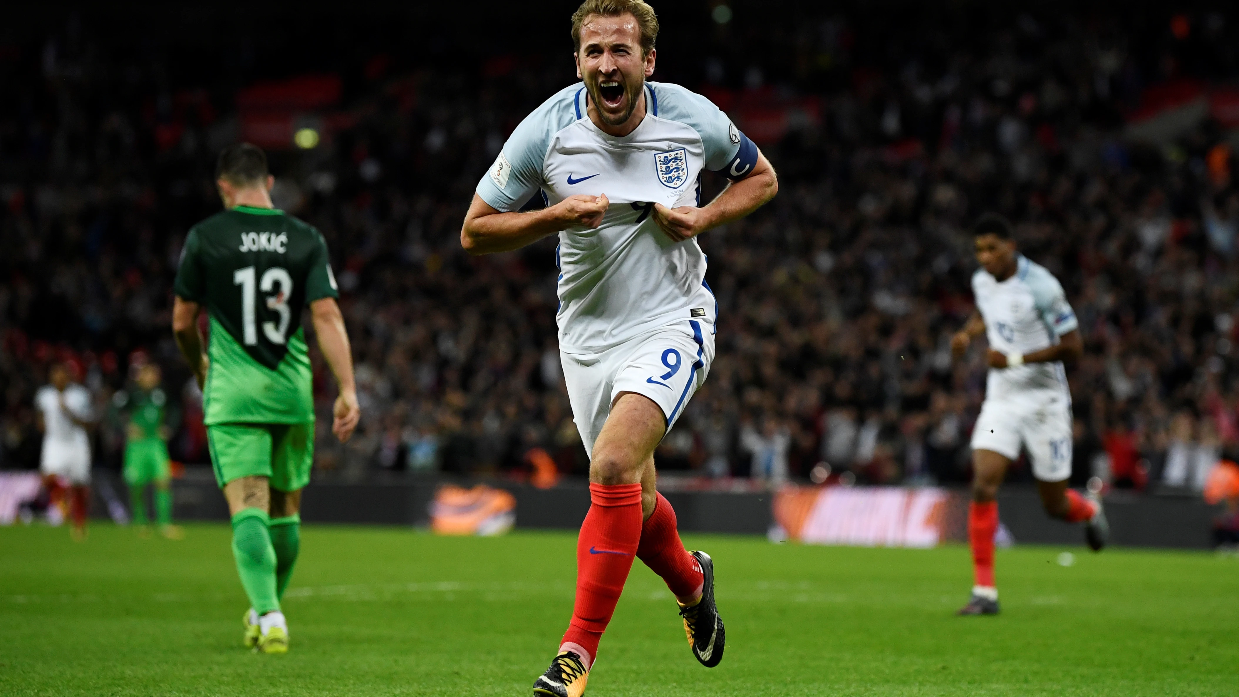 Kane celebra la clasificación de Inglaterra para el Mundial de Rusia