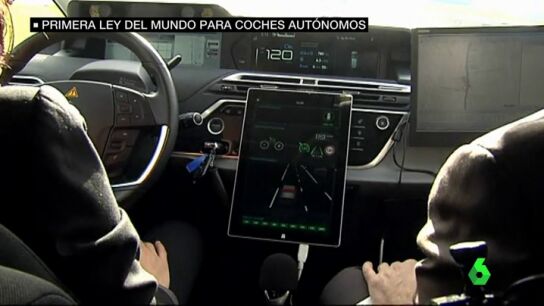  Aprueban la primera ley del mundo para coches aut&oacute;nomos: tiene que haber siempre un piloto y se necesita un carnet especial 