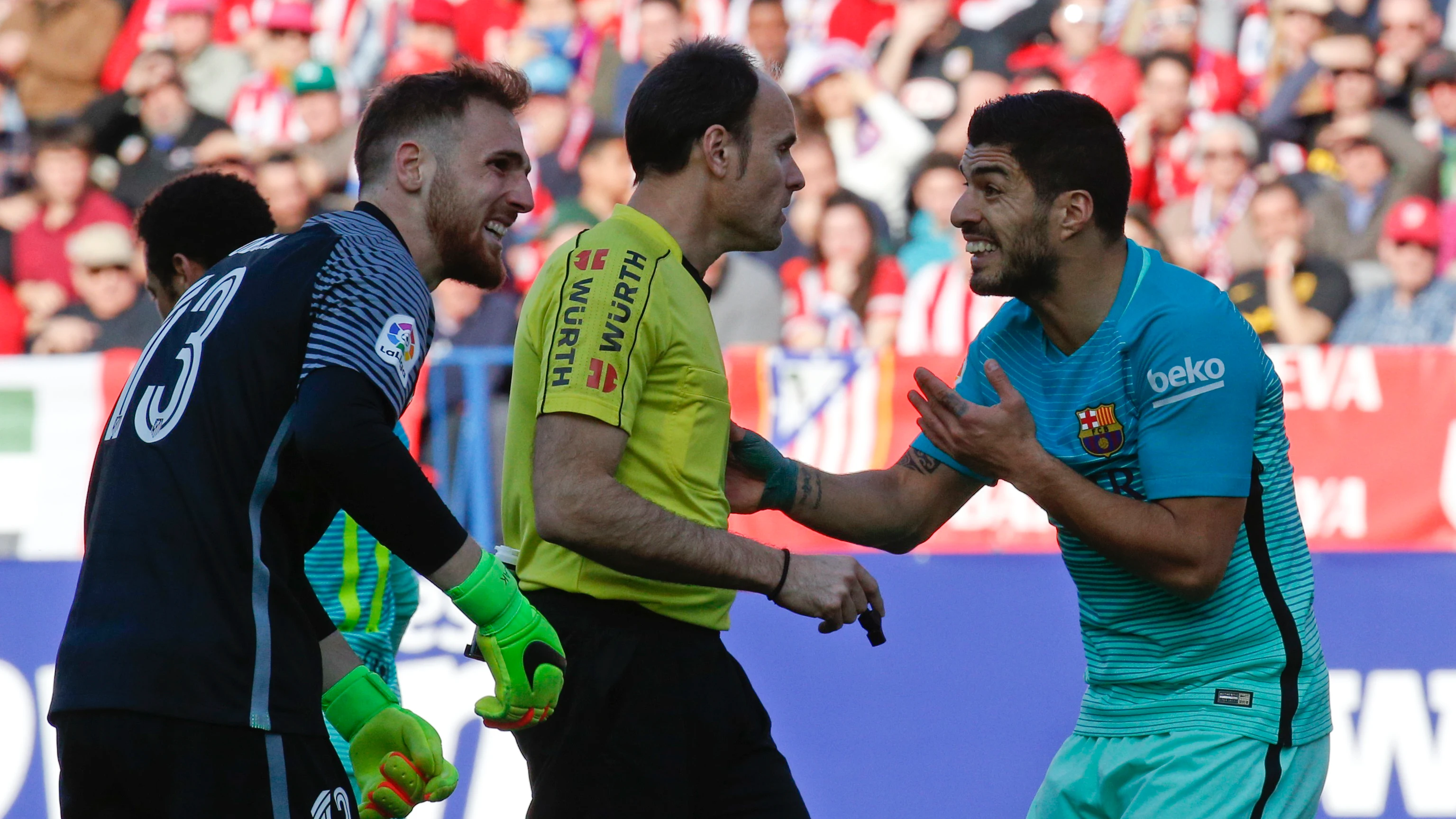 Mateu Lahoz, durante un Atlético de Madrid - Barcelona Mateu Lahoz, durante un Atlético de Madrid - Barcelona