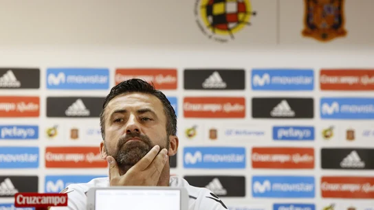 Panucci, durante la rueda de prensa Panucci, durante la rueda de prensa