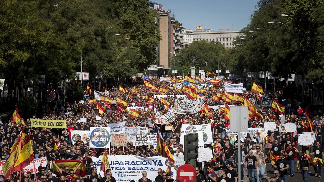 Manifestación a favor de la igualdad salarial de Policía y Guardia Civil