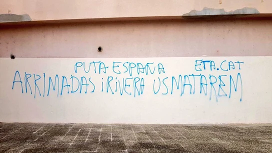Pintadas amenazantes en la sede de Ciudadanos en Girona Pintadas amenazantes en la sede de Ciudadanos en Girona