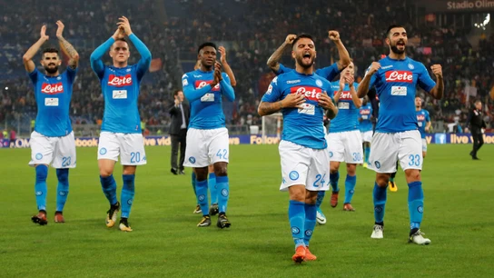 Lorenzo Insigne lidera el acto de agradecimiento de los jugadores del Nápoles a su afición Lorenzo Insigne lidera el acto de agradecimiento de los jugadores del Nápoles a su afición