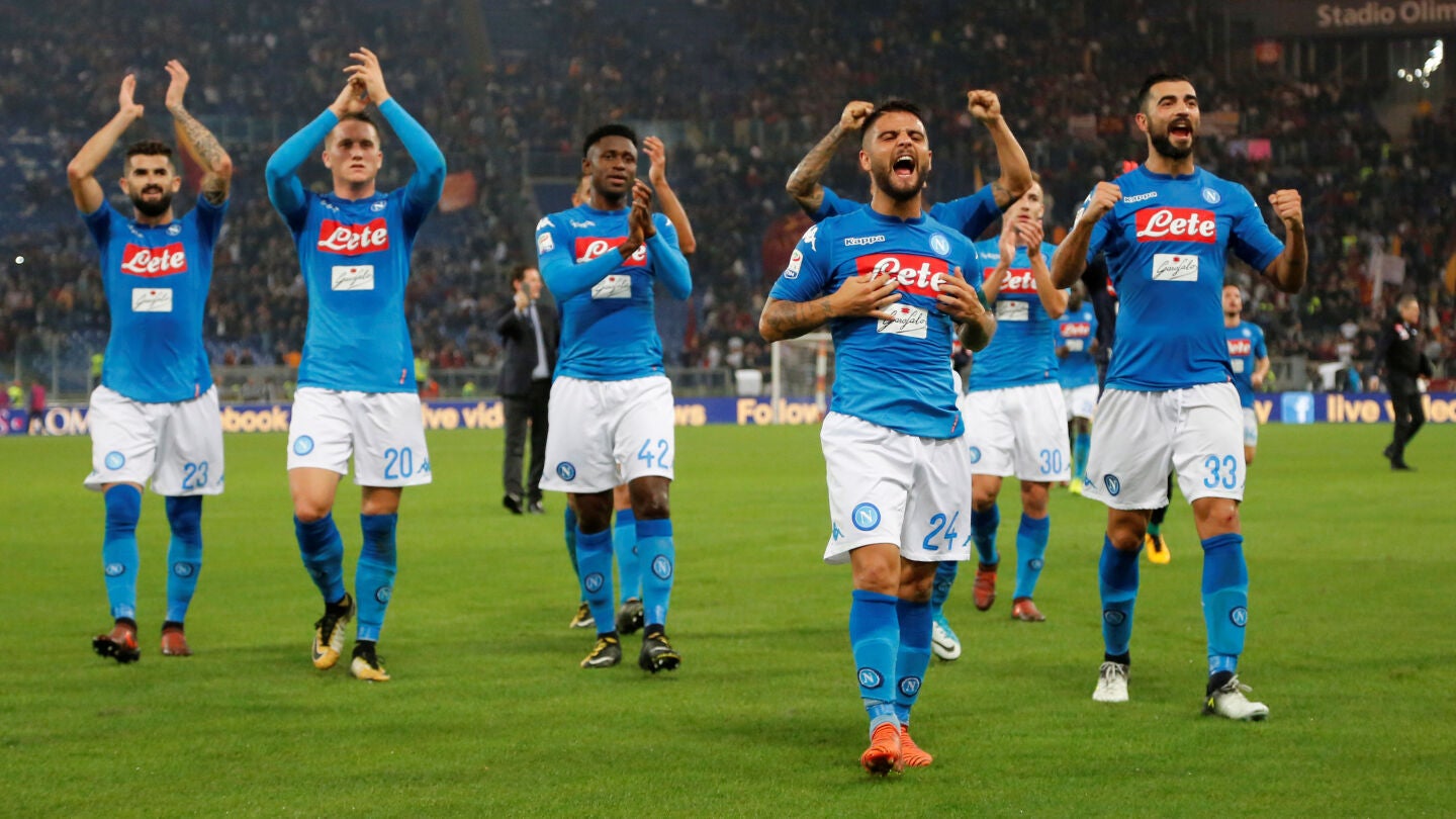 Lorenzo Insigne lidera el acto de agradecimiento de los jugadores del N&aacute;poles a su afici&oacute;n