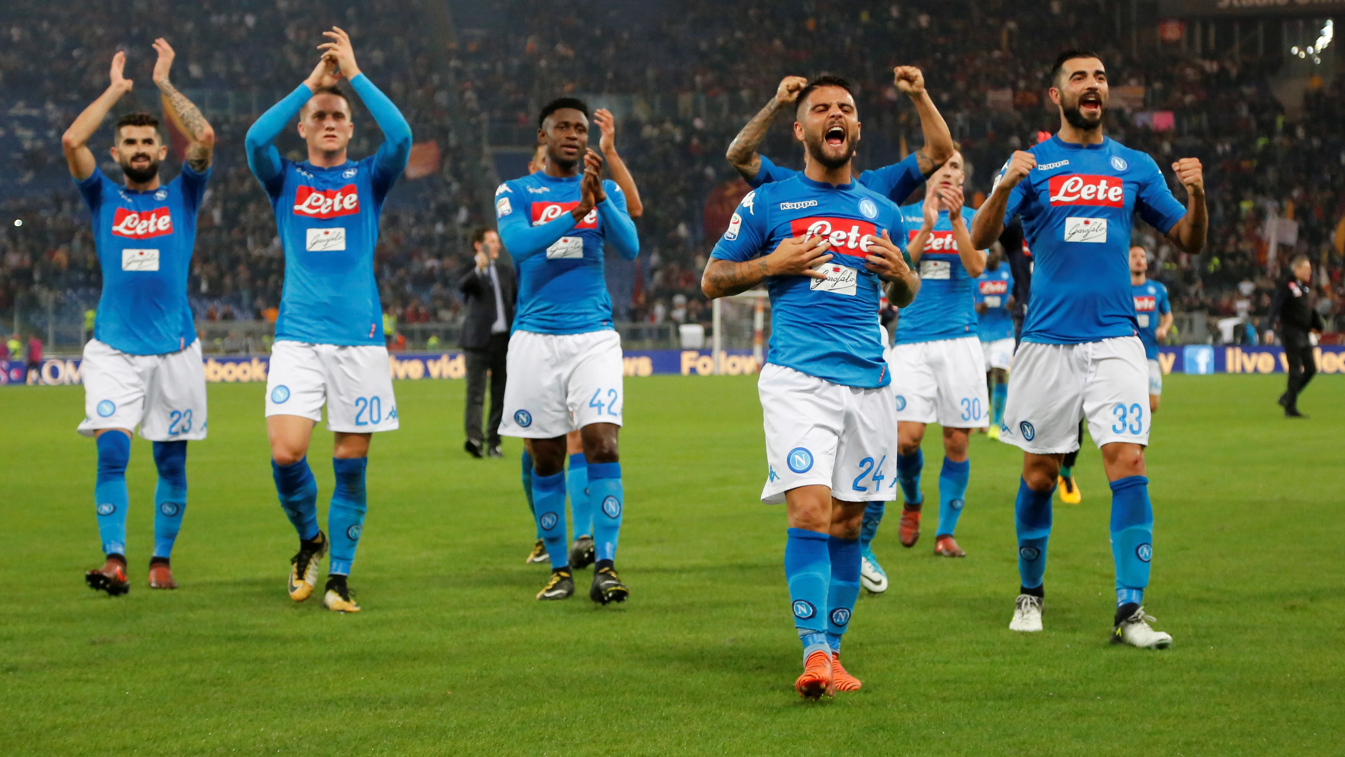 Lorenzo Insigne lidera el acto de agradecimiento de los jugadores del Nápoles a su afición