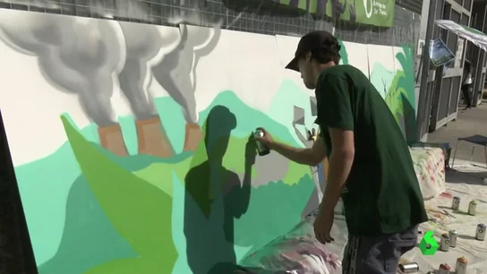 Murales de denuncia para celebrar el Día de Acción por la Justicia Climática y Energética Murales de denuncia para celebrar el Día de Acción por la Justicia Climática y Energética