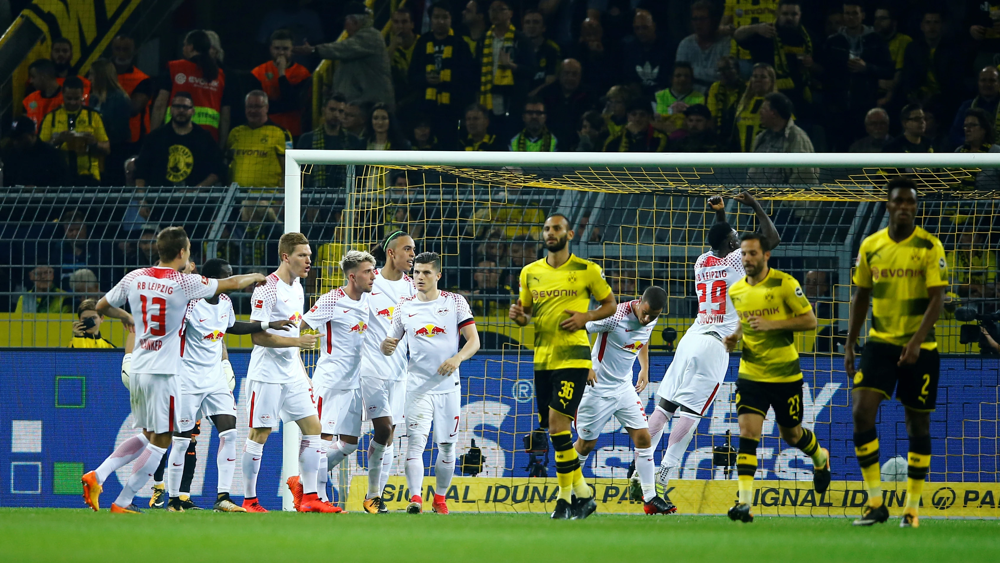 El RB Leipzig celebran uno de los goles de la victoria