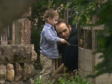 Joshua Boyle y su hijo Noah, secuestrados cinco años en Afganistán Joshua Boyle y su hijo Noah, secuestrados cinco años en Afganistán