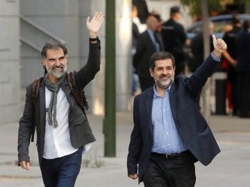 Jordi Cuixart, líder de Òmnium Cultural, y Jordi Sànchez, dirigente de la ANC, en una imagen de archivo. Jordi Cuixart, líder de Òmnium Cultural, y Jordi Sànchez, dirigente de la ANC, en una imagen de archivo.