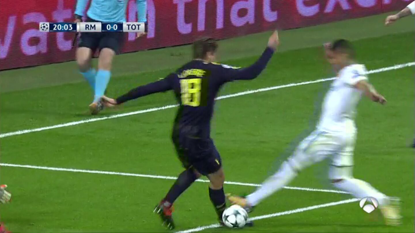 &iquest;Penalti de Casemiro sobre Llorente? 