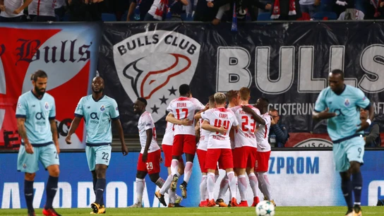 Los jugadores del Leipzig celebran uno de sus goles contra el Oporto Los jugadores del Leipzig celebran uno de sus goles contra el Oporto