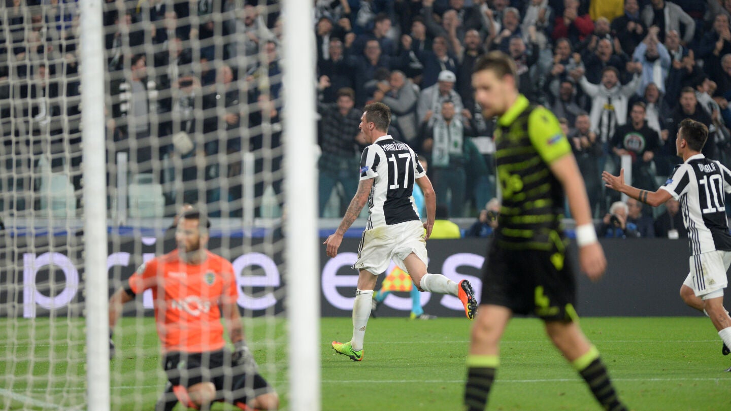 Mandzukic celebra su gol ante el Sporting
