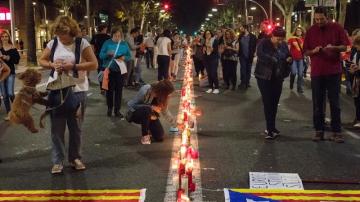 Concentración en la Avenida de la Diagonal de Barcelona convocada anoche por Omnium Cultural y la ANC para pedir la libertad de sus líderes