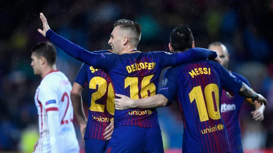 Deulofeu y Messi celebran el 1-0 frente al Olympiacos Deulofeu y Messi celebran el 1-0 frente al Olympiacos