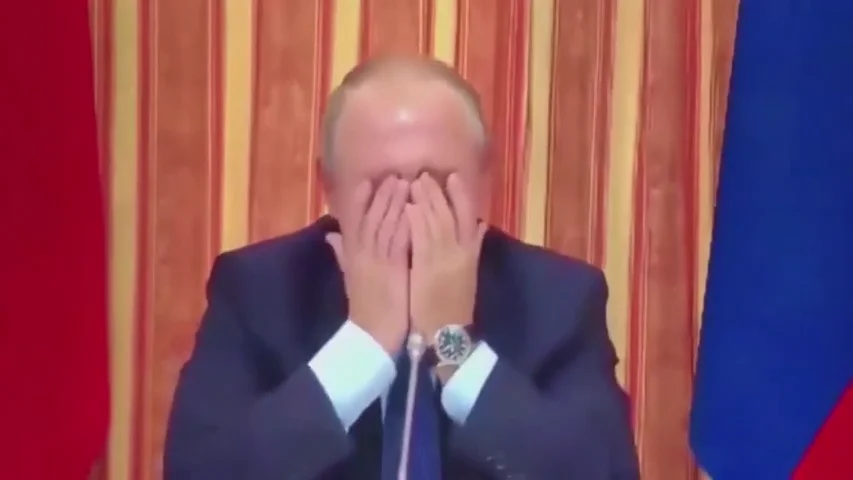 Putin se parte de risa después de que su ministro sugiriera exportar cerdo a Indonesia, país musulmán Putin se parte de risa después de que su ministro sugiriera exportar cerdo a Indonesia, país musulmán
