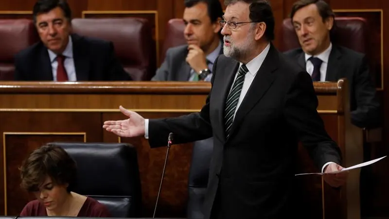 El presidente del Gobierno, Mariano Rajoy, durante la sesión de control al Gobierno en el Congreso