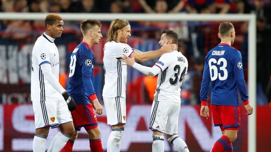 Los jugadores del Basilea celebran su victoria ante el CSKA Los jugadores del Basilea celebran su victoria ante el CSKA