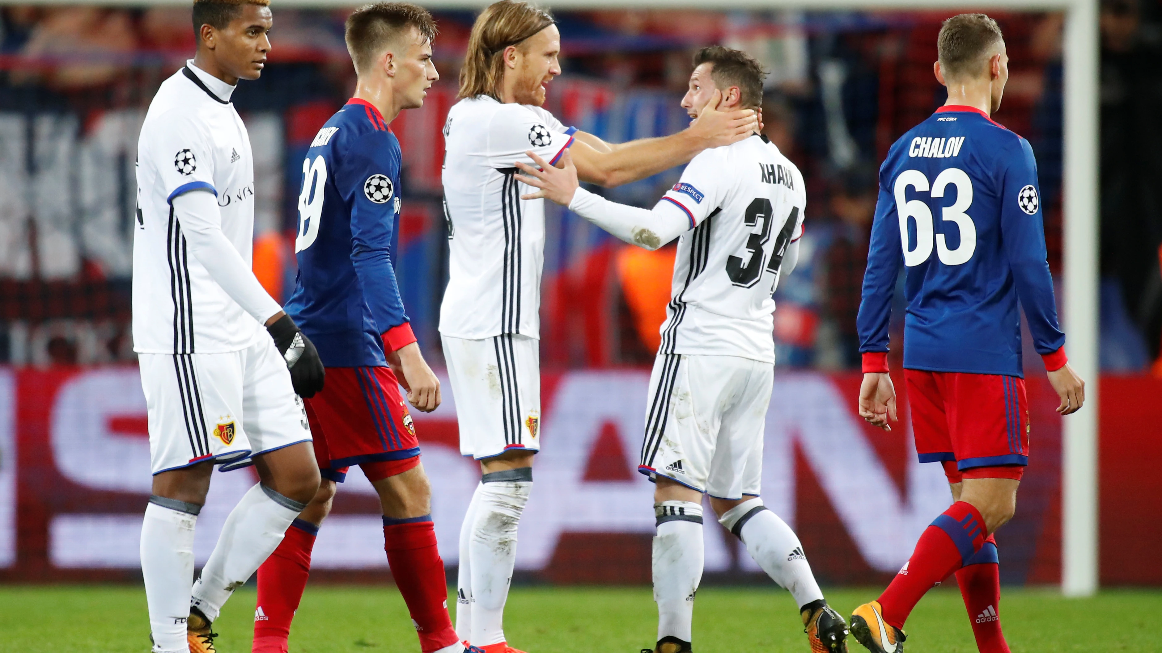 Los jugadores del Basilea celebran su victoria ante el CSKA