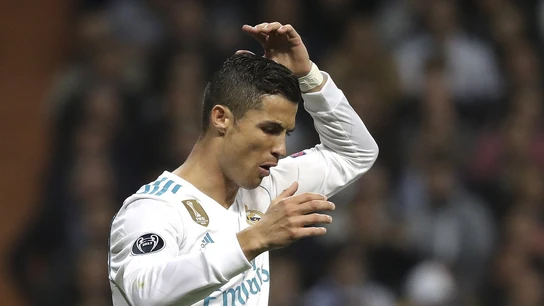 Cristiano Ronaldo protesta una acción ante el Tottenham Cristiano Ronaldo protesta una acción ante el Tottenham