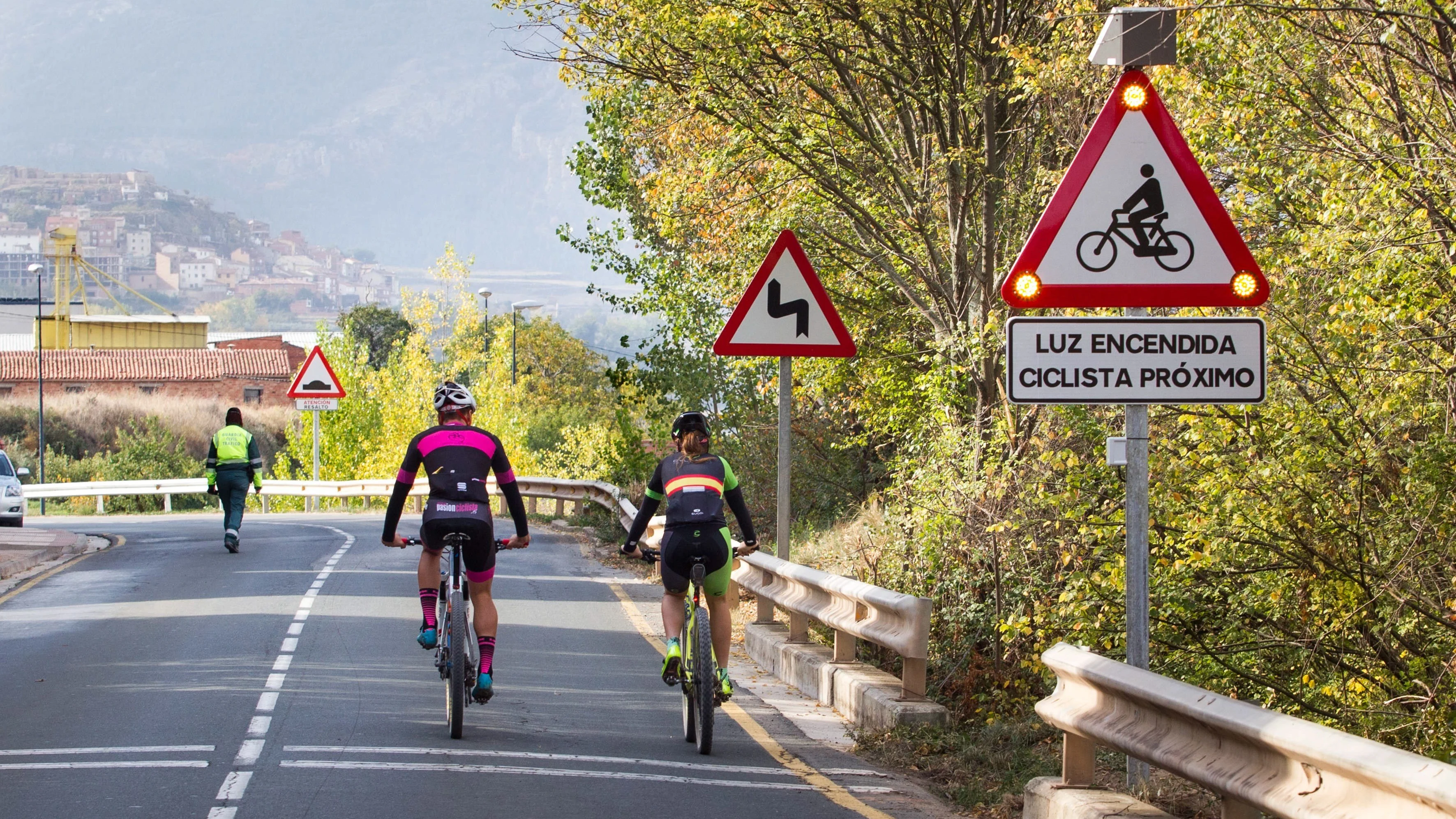 La nueva señal de tráfico que avisará a los coches y camiones de la presencia de ciclistas