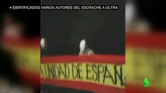 Escrache frente a la casa de Mónica Oltra Escrache frente a la casa de Mónica Oltra