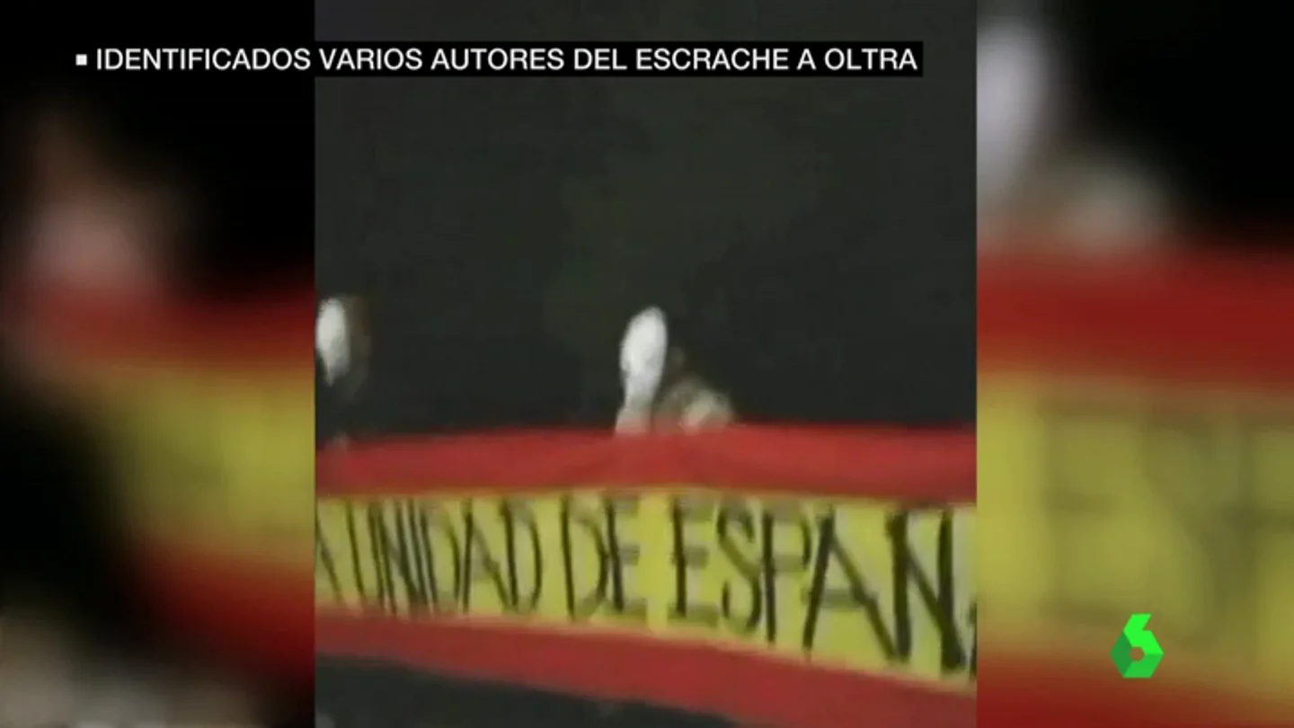 Escrache frente a la casa de Mónica Oltra Escrache frente a la casa de Mónica Oltra